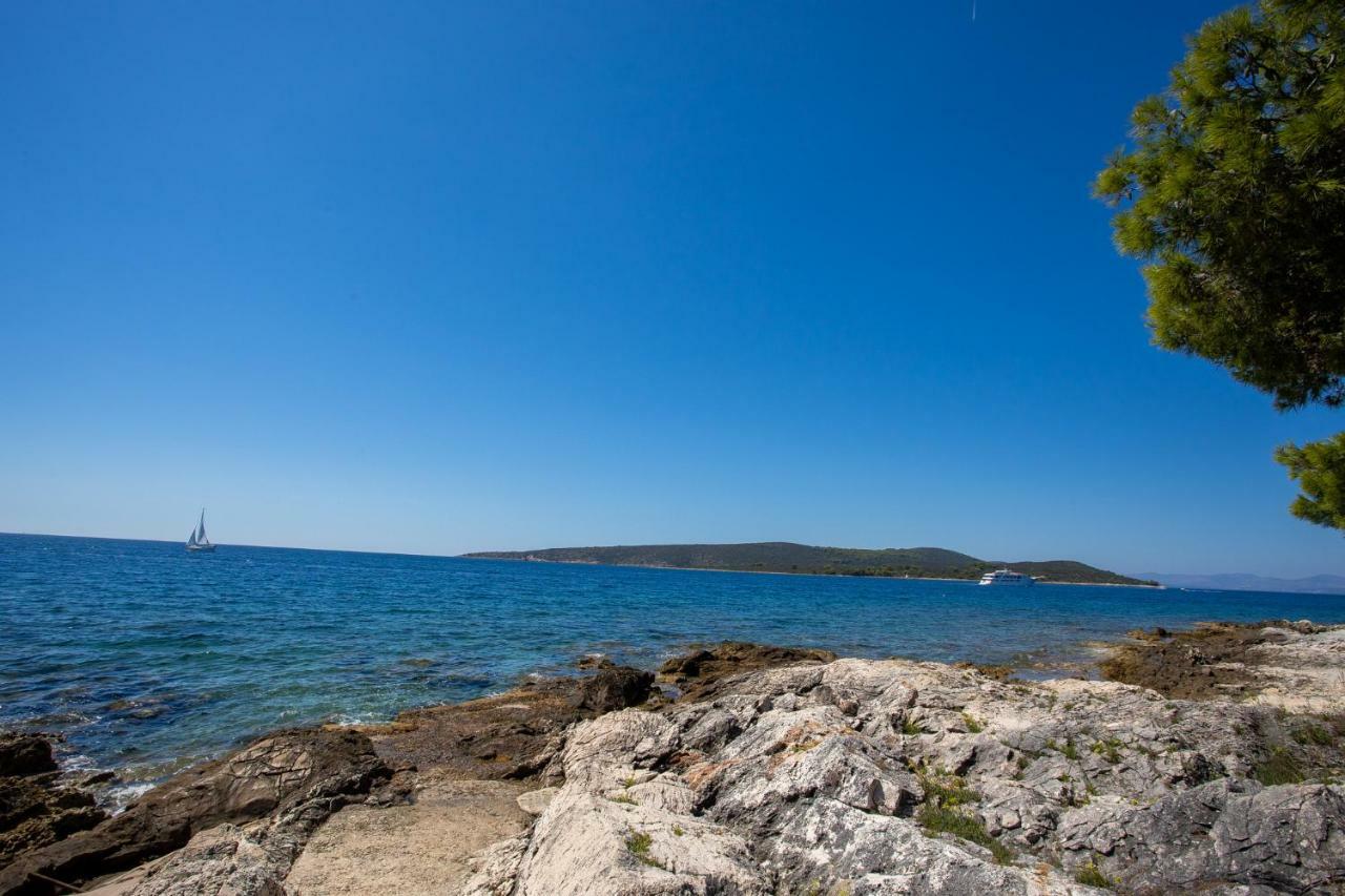 Obiteljska Kuca Za Odmor Futura Villa Milna  Luaran gambar