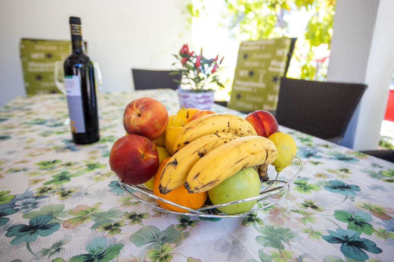 Obiteljska Kuca Za Odmor Futura Villa Milna  Luaran gambar