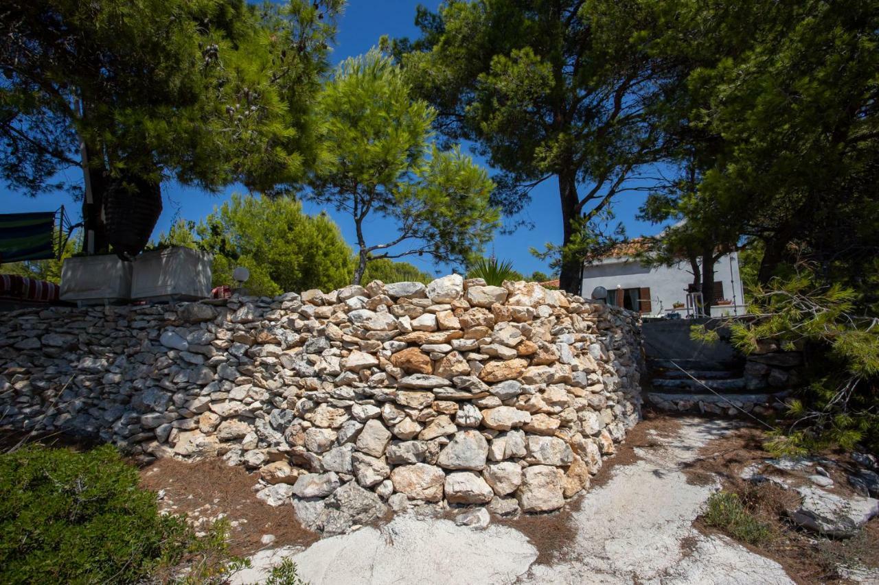 Obiteljska Kuca Za Odmor Futura Villa Milna  Luaran gambar